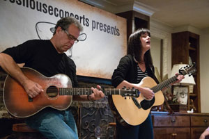 Louise Mosrie and Cliff Eberhardt singin